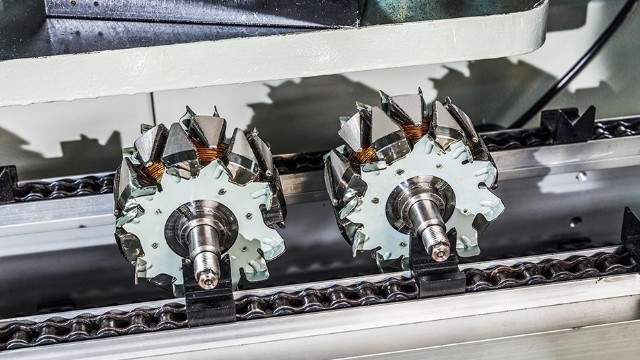 發電機轉子總成由什么組成及各部件的作用？